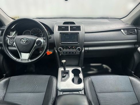 Used 2014 Toyota Camry SE FWD image 11
