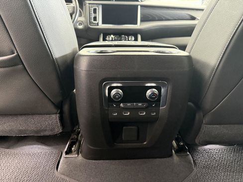Used 2021 GMC Yukon Denali AWD/4WD image 25