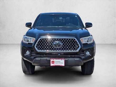 Used 2018 Toyota Tacoma TRD Off-Road AWD/4WD image 2