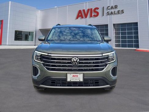 Used 2025 Volkswagen Atlas SE FWD image 2