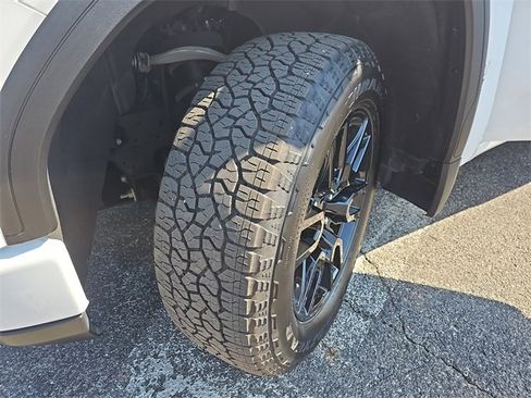 Certified 2024 GMC Sierra 1500 Elevation image 31