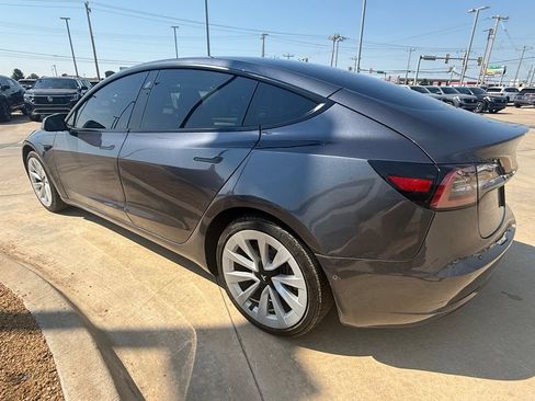 Used 2022 Tesla Model 3 RWD image 4