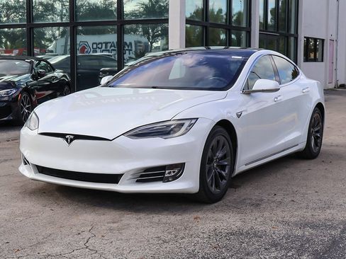 Used 2019 Tesla Model S 100D image 8