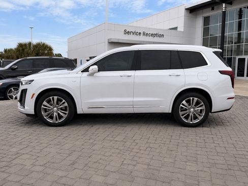 Used 2025 Cadillac XT6 Premium Luxury w/ Technology Package FWD image 12