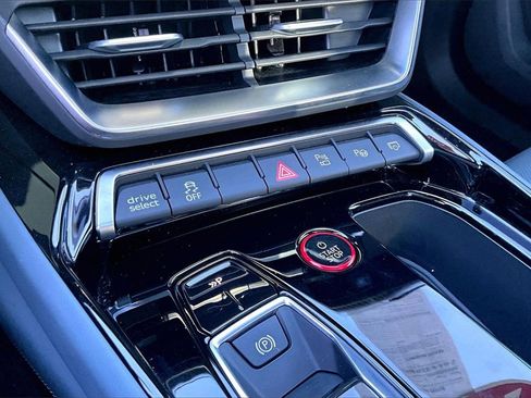 Used 2023 Audi RS e-tron GT w/ Carbon Performance Package image 28