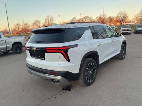 Used 2026 Chevrolet Traverse LT w/ Sun and Wheel Package image 9