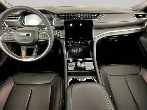 Used 2025 Jeep Grand Cherokee L Limited w/ Trailer Tow Package AWD/4WD image 7