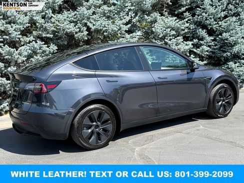 Used 2024 Tesla Model Y Long Range AWD/4WD image 10