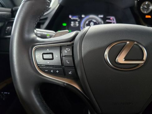 Used 2025 Lexus ES 300h w/ Premium Package FWD image 16