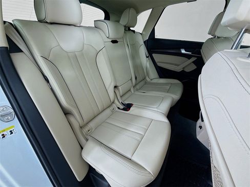 Used 2021 Audi Q5 e Prestige image 29