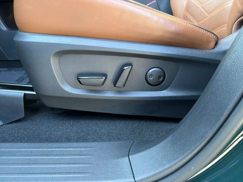 Used 2023 Nissan Pathfinder Platinum w/ Black Appearance Package image 15