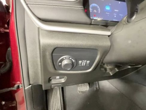 Used 2023 Jeep Grand Cherokee Altitude AWD/4WD image 21