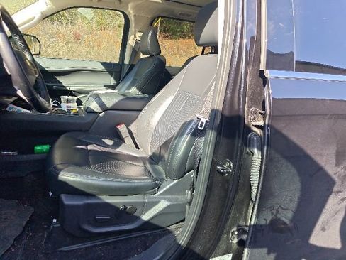 Used 2023 Ford Expedition XLT image 8