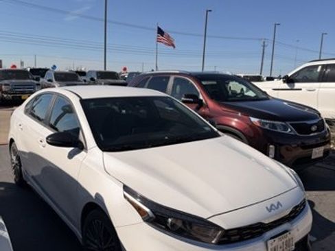 Used 2024 Kia Forte GT-Line image 6