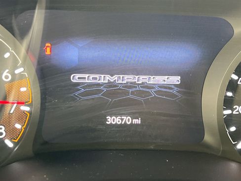 Used 2022 Jeep Compass Latitude AWD/4WD image 12