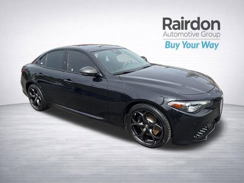 Used 2023 Alfa Romeo Giulia Estrema image 1