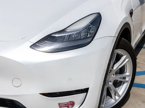 Used 2021 Tesla Model Y Long Range AWD/4WD image 7