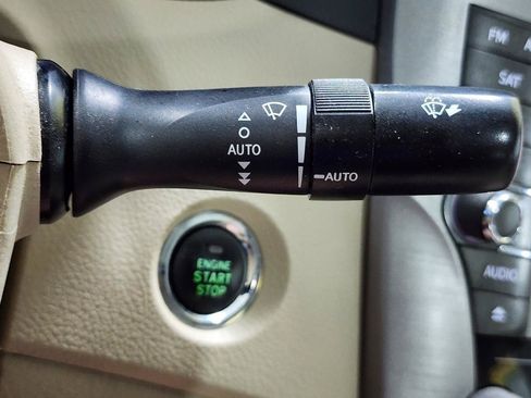 Used 2011 Toyota Avalon Limited FWD image 11