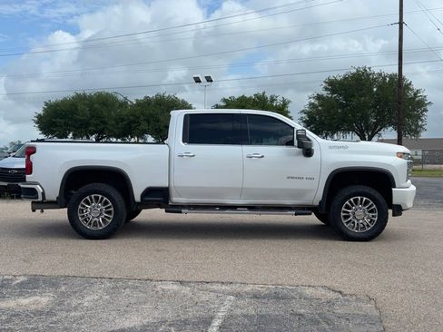 Used 2022 Chevrolet Silverado 2500 High Country w/ Safety Package II image 4
