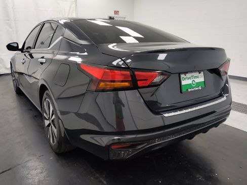 Used 2022 Nissan Altima 2.5 SV FWD image 5