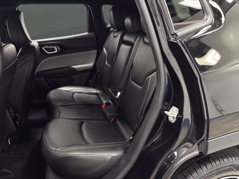 Used 2025 Jeep Compass Limited AWD/4WD image 23