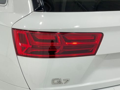 Used 2018 Audi Q7 3.0T Prestige w/ Prestige Package image 34