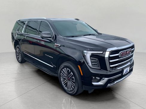 Used 2026 GMC Yukon XL Elevation w/ Elevation Premium Package AWD/4WD image 3