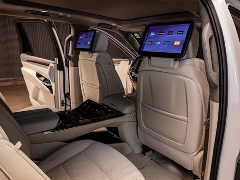 Used 2025 Cadillac Escalade Sport Platinum AWD/4WD image 26