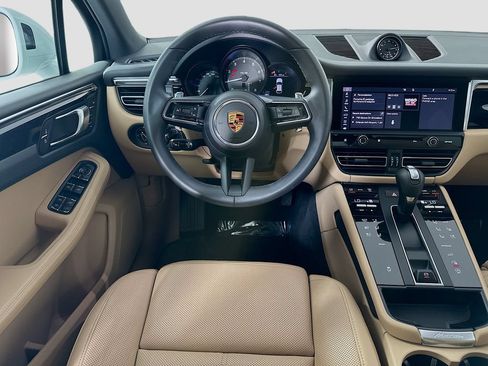 Certified 2026 Porsche Macan AWD/4WD image 25