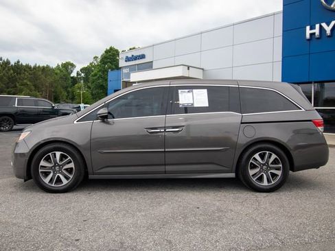 Used 2016 Honda Odyssey Touring Elite image 4