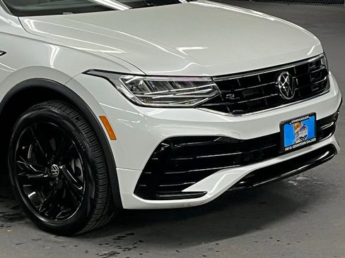 Used 2023 Volkswagen Tiguan SE R-Line image 41