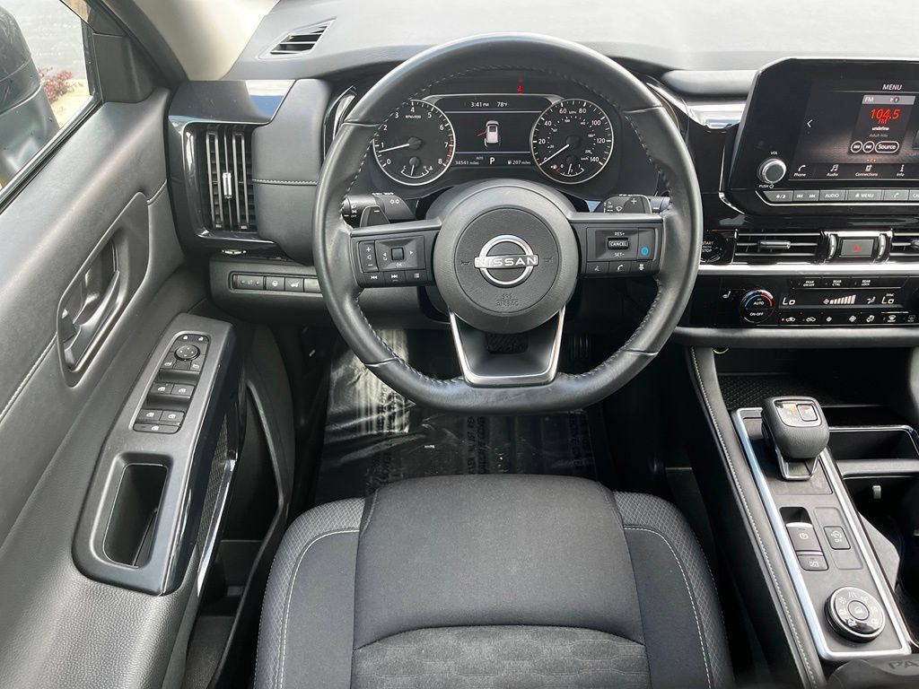Used 2025 Nissan Pathfinder SV AWD/4WD image 8