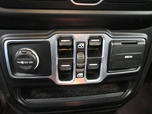 Used 2020 Jeep Gladiator Sport w/ Quick Order Package 24S image 22