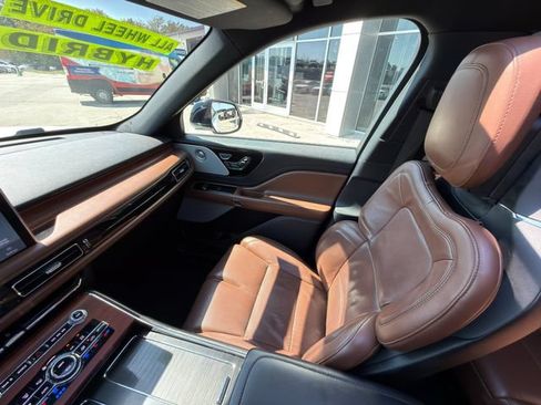 Used 2022 Lincoln Aviator Grand Touring w/ Equipment Group 301A AWD/4WD image 26