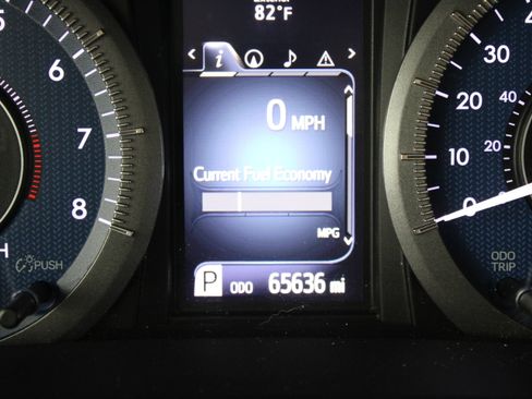 Used 2017 Toyota Sienna Limited Premium FWD image 44