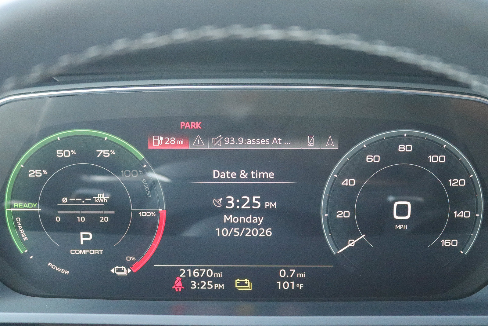 Certified 2024 Audi Q8 e-tron Premium Plus w/ Premium Plus Package AWD/4WD image 27