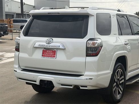Used 2019 Toyota 4Runner Limited image 7