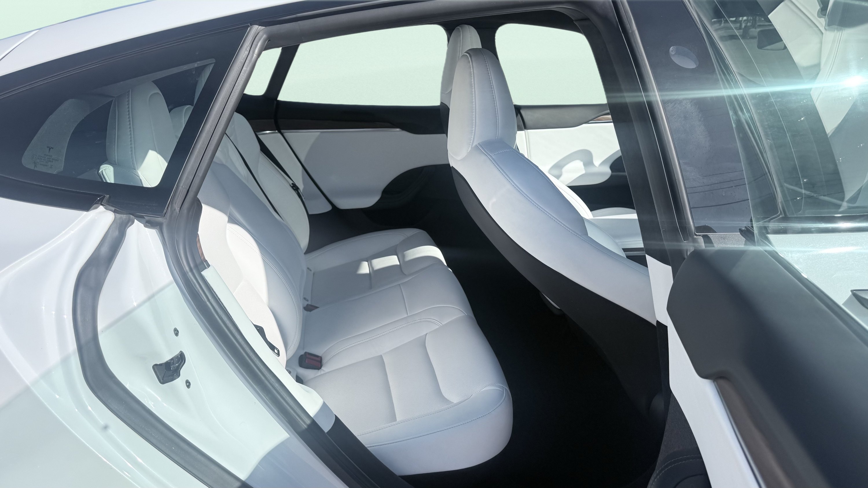 Used 2023 Tesla Model S AWD/4WD image 36