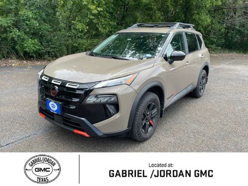 Used 2025 Nissan Rogue SV AWD/4WD image 1
