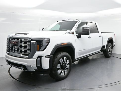 Used 2026 GMC Sierra 3500 Denali w/ Denali Reserve Package AWD/4WD image 3