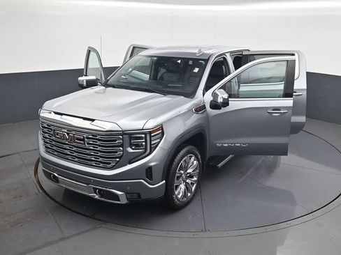 Used 2023 GMC Sierra 1500 Denali w/ Denali Reserve Package AWD/4WD image 30