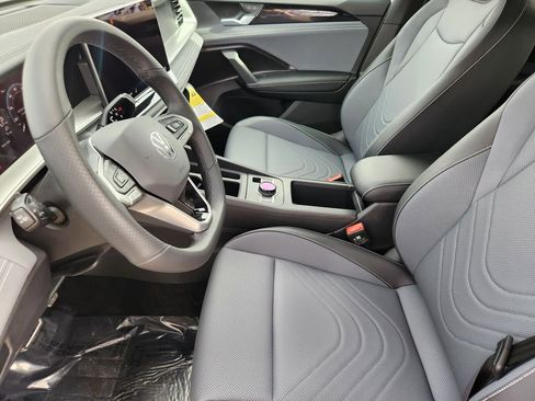 New 2026 Volkswagen Tiguan SE R-Line AWD/4WD image 4