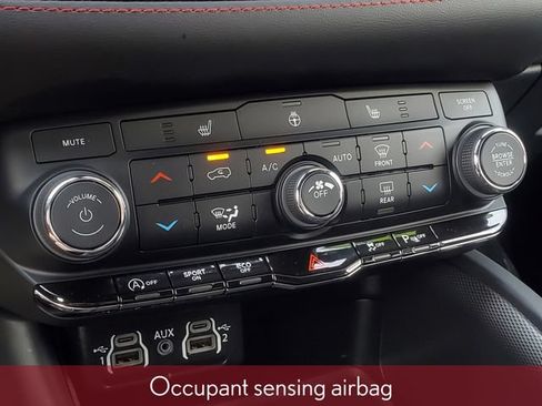 Used 2025 Dodge Durango GT w/ Blacktop Package AWD/4WD image 28