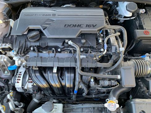 Used 2025 Hyundai Elantra SEL image 30