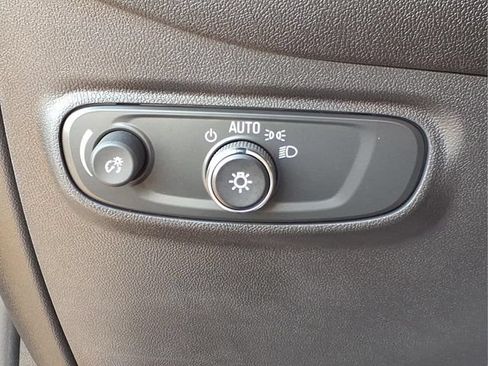 Used 2024 Chevrolet Equinox RS FWD image 17