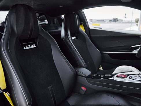 Used 2026 Lotus Emira SE RWD image 39
