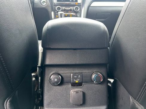 Used 2016 Ford Explorer XLT w/ Equipment Group 202A AWD/4WD image 20