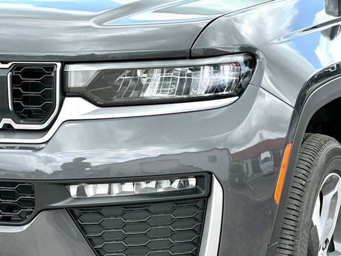 New 2026 Jeep Grand Cherokee Limited AWD/4WD image 16