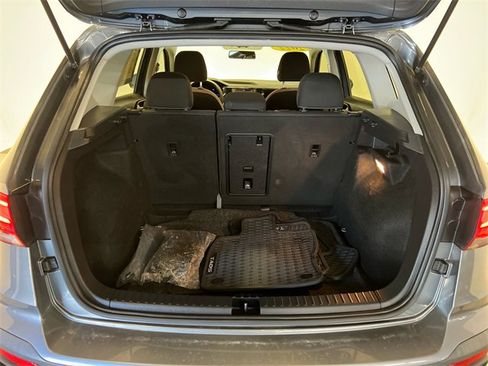 Used 2022 Volkswagen Taos S image 5