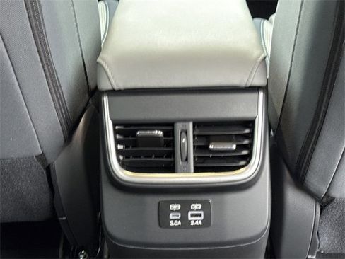 Used 2025 Subaru Outback Premium image 23